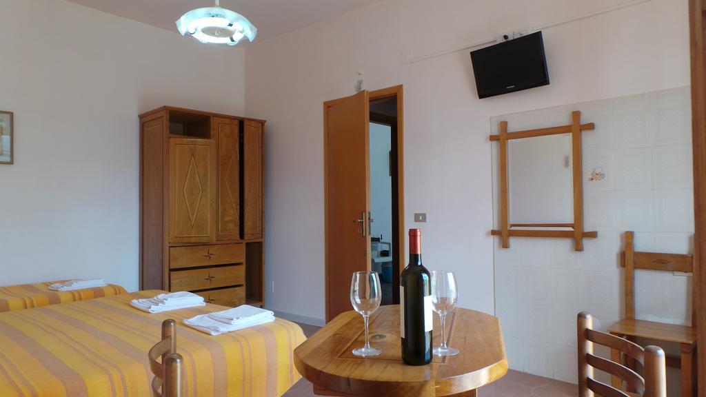 Hotel-Pensione 4 Stagioni Falcone Room photo